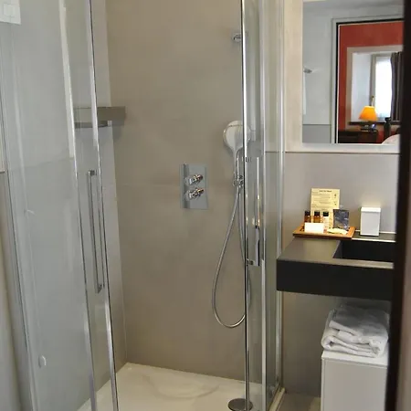 Pironi Hotell 3*