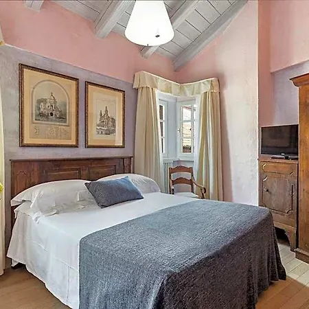 Pironi Hotel