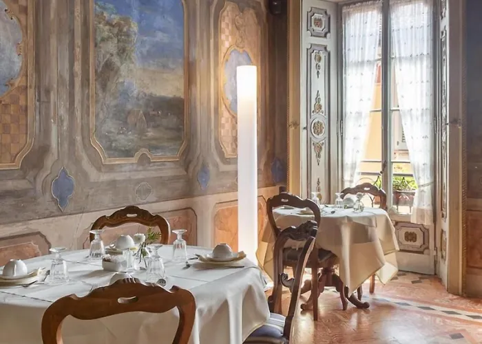 皮罗尼酒店 3* 坎诺比奥